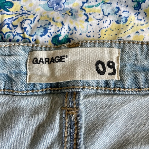 Garage Denim Shorts size 09 / 33inch waist distressed arctic blue - Picture 3 of 9